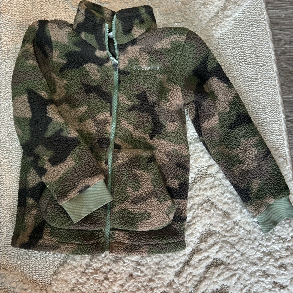 Kid’s size Small Columbia Sherpa Camo jacket
